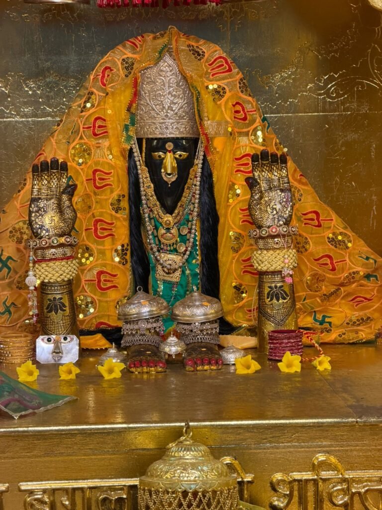 आश्विन शुक्ल पक्ष प्रतिपदा से शुभारंभ